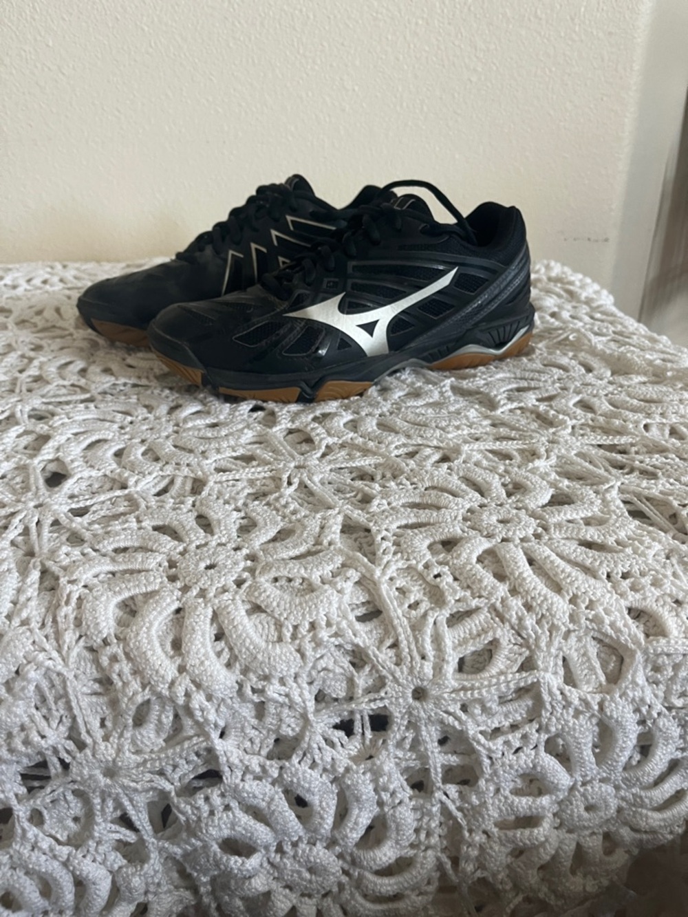 Mizuno Wave Hurricane 3 Black and Silver Court Shoes